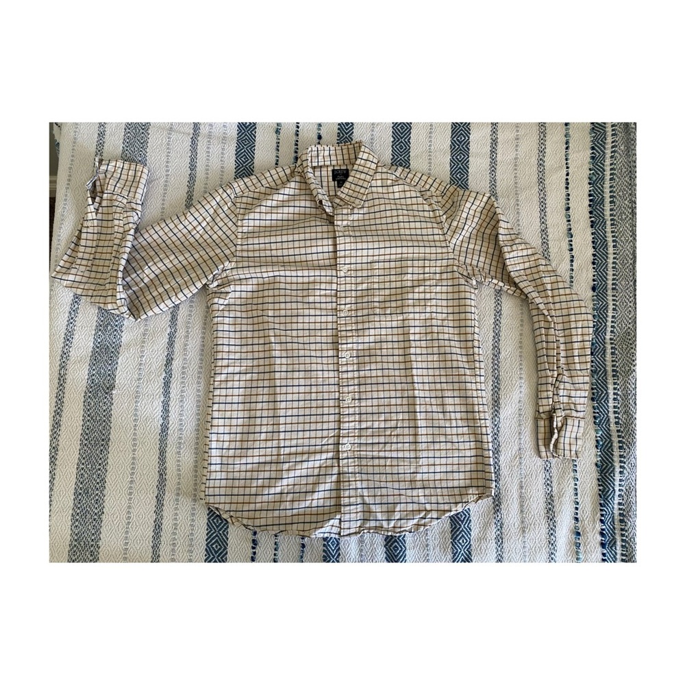 J.CREW long sleeve buttoned down plaid shirt